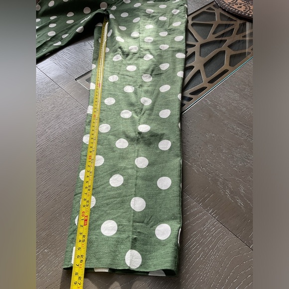 ZARA Light Summer Pants. Green & White Flat smooth Front with pockets. - Picture 6 of 8